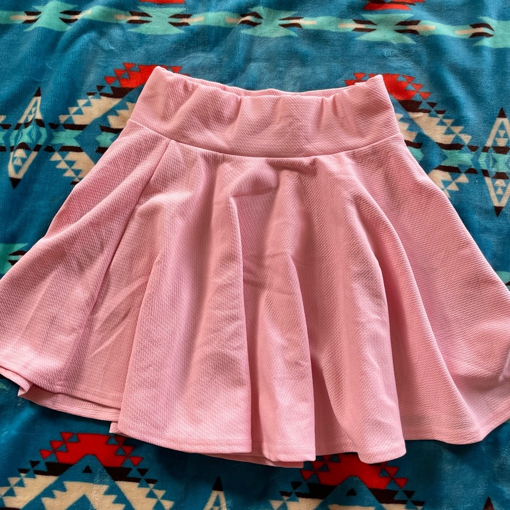 Pink mid rise skirt